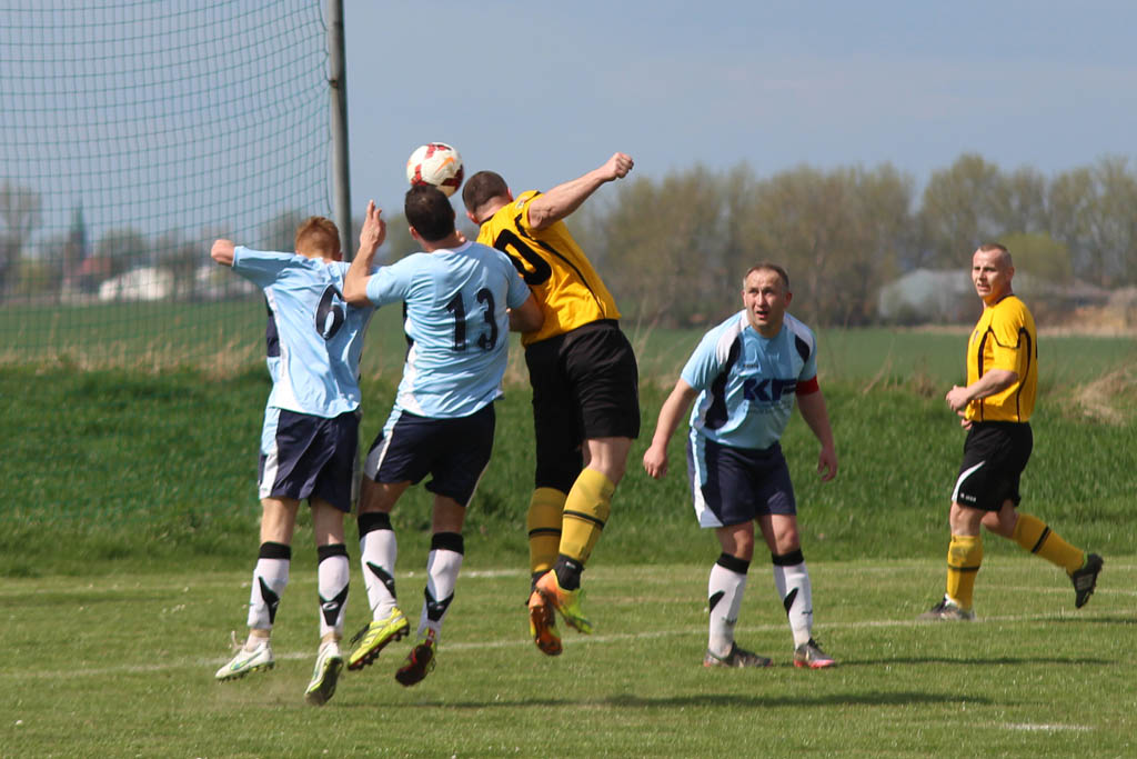 Klasa A: Czarni - Błękitni 0:3 (0:0)