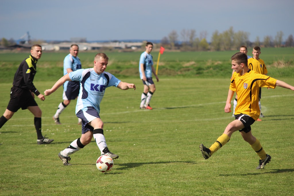 Klasa A: Czarni - Błękitni 0:3 (0:0)