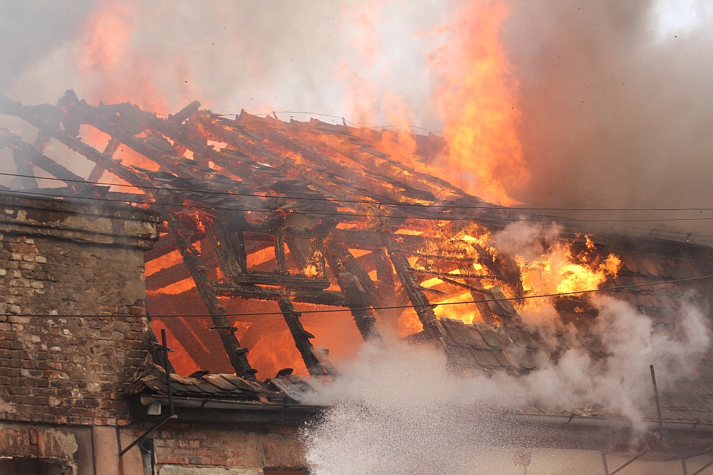 Pożar na Kartuskiej. Była stolarnia w ogniu
