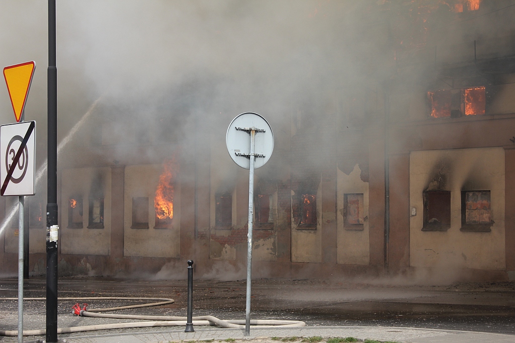 Pożar na Kartuskiej. Była stolarnia w ogniu
