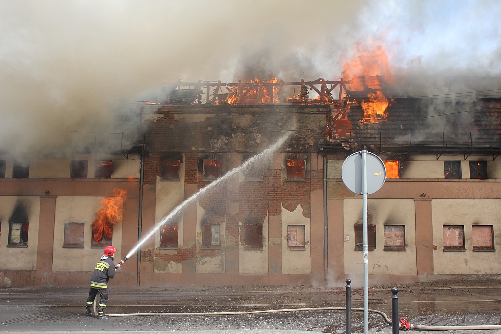 Pożar na Kartuskiej. Była stolarnia w ogniu
