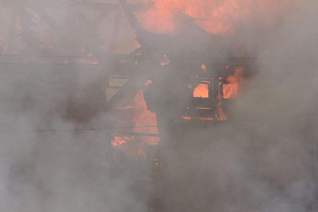 Pożar na Kartuskiej. Była stolarnia w ogniu
