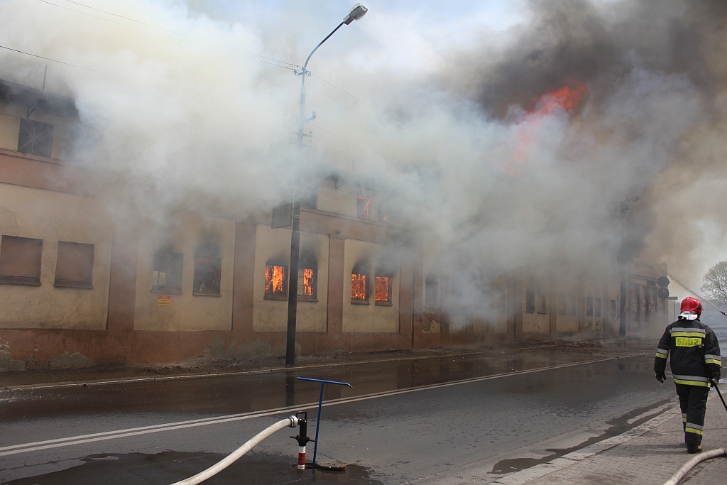 Pożar na Kartuskiej. Była stolarnia w ogniu
