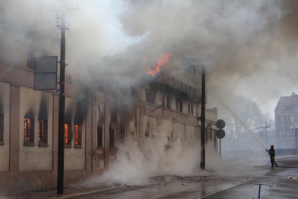 Pożar na Kartuskiej. Była stolarnia w ogniu
