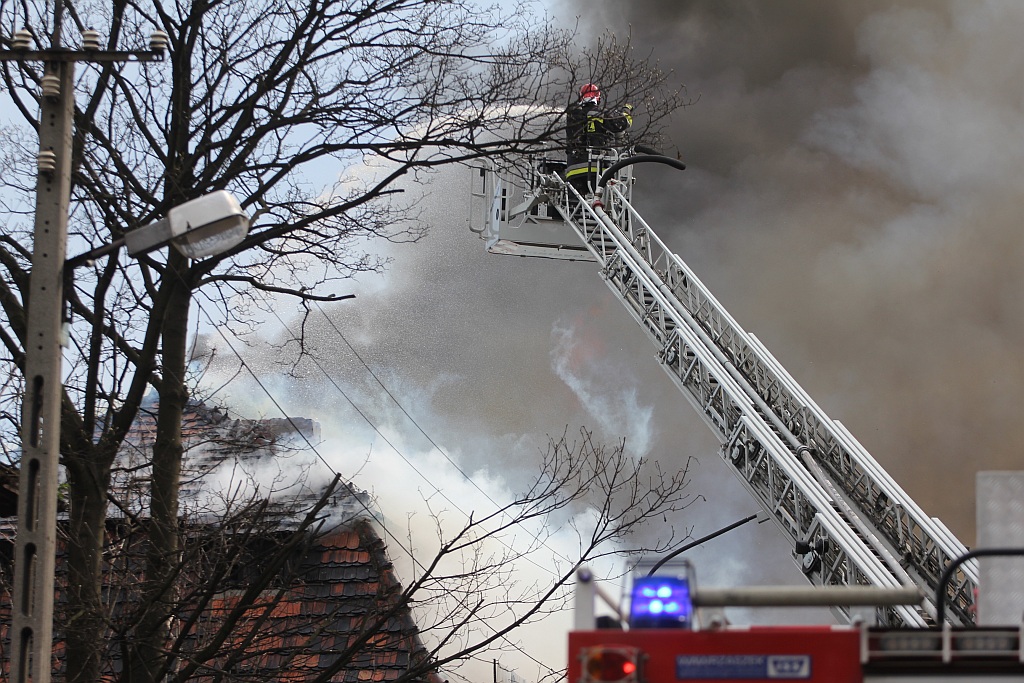 Pożar na Kartuskiej. Była stolarnia w ogniu
