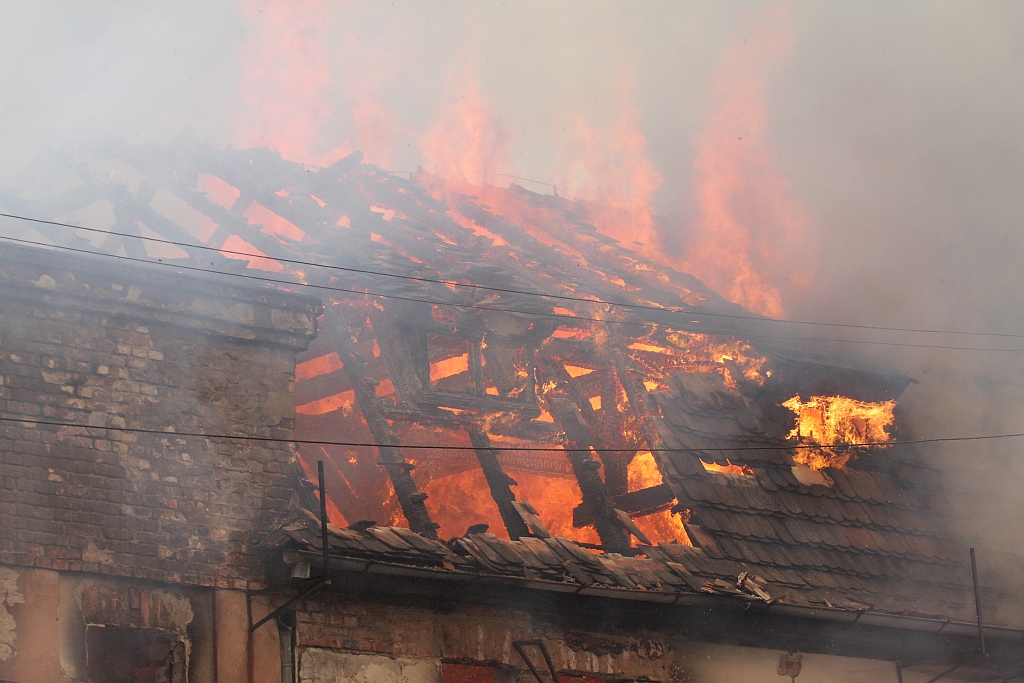 Pożar na Kartuskiej. Była stolarnia w ogniu
