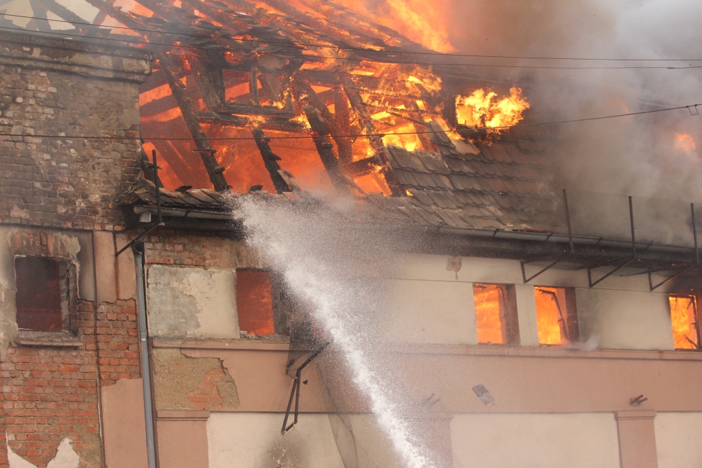 Pożar na Kartuskiej. Była stolarnia w ogniu
