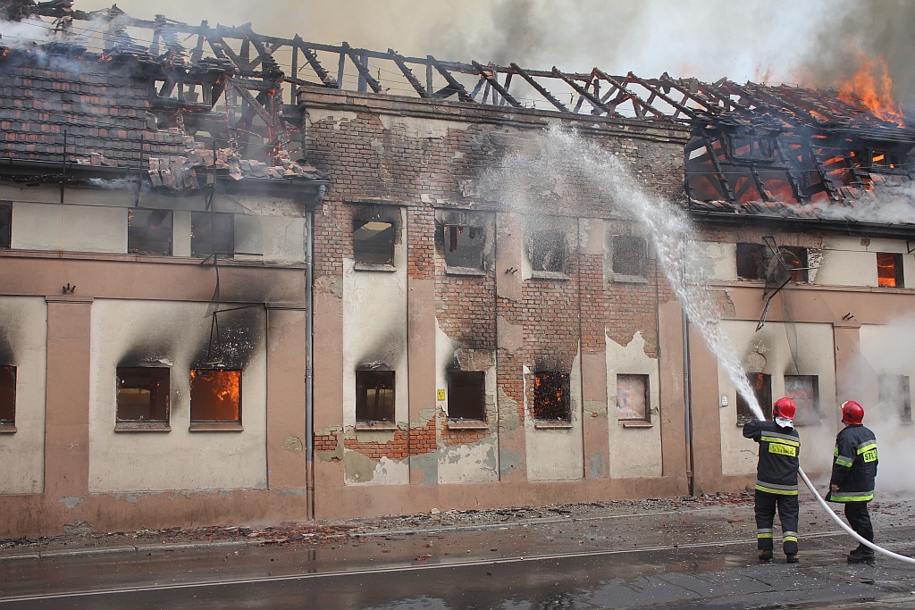 Pożar na Kartuskiej. Była stolarnia w ogniu
