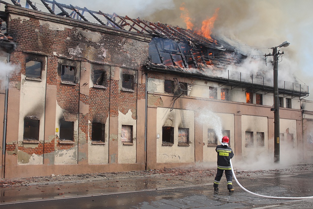 Pożar na Kartuskiej. Była stolarnia w ogniu
