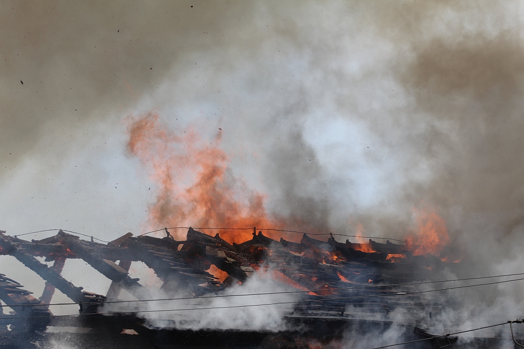 Pożar na Kartuskiej. Była stolarnia w ogniu
