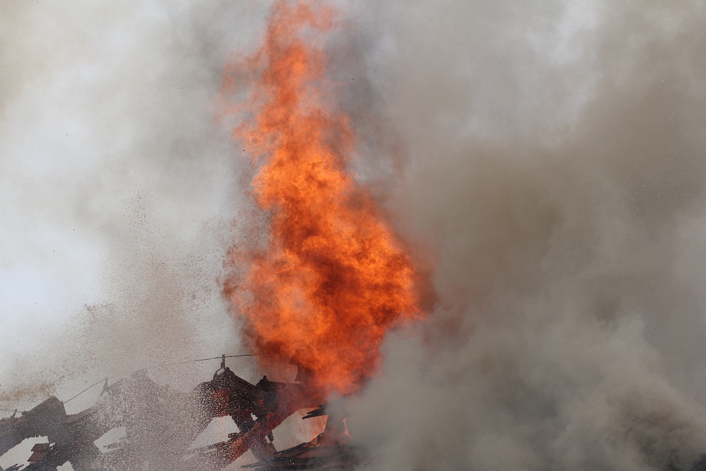 Pożar na Kartuskiej. Była stolarnia w ogniu
