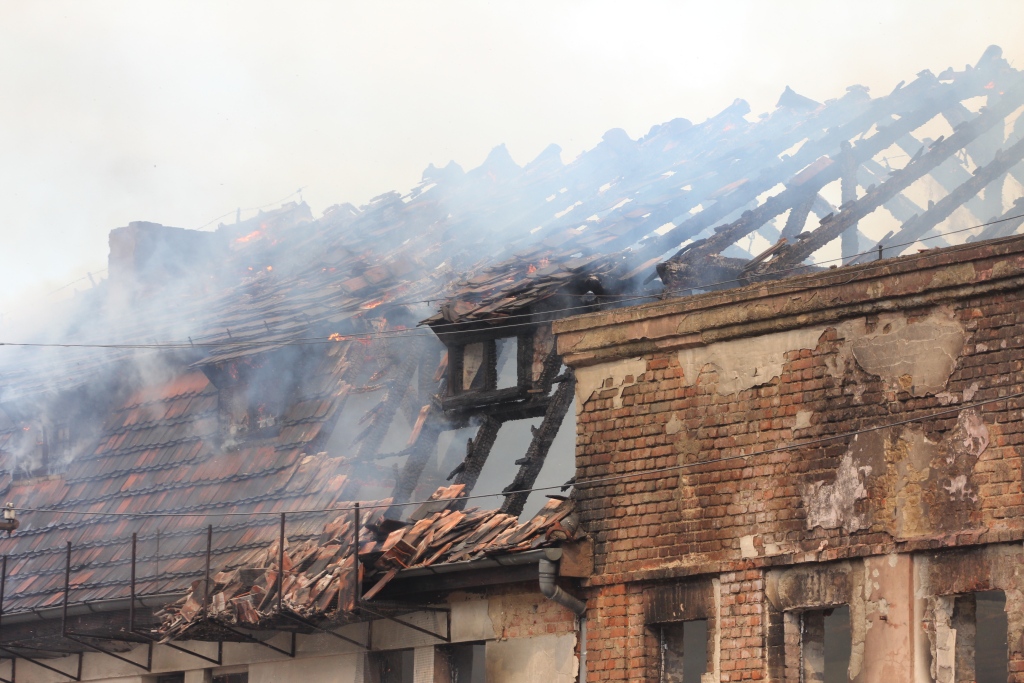 Pożar na Kartuskiej. Była stolarnia w ogniu
