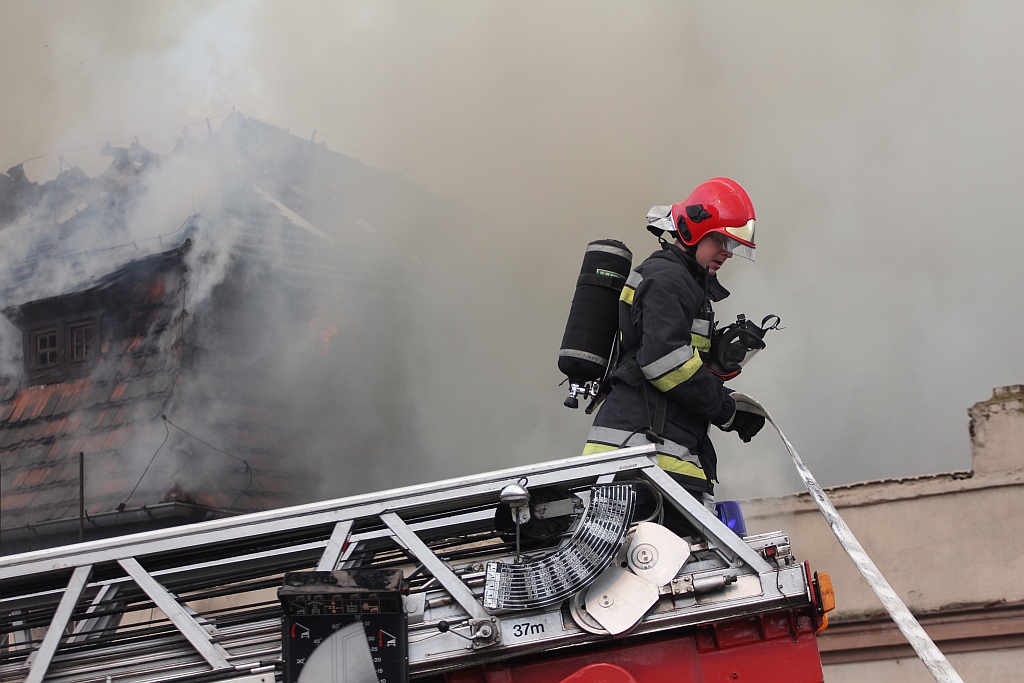 Pożar na Kartuskiej. Była stolarnia w ogniu
