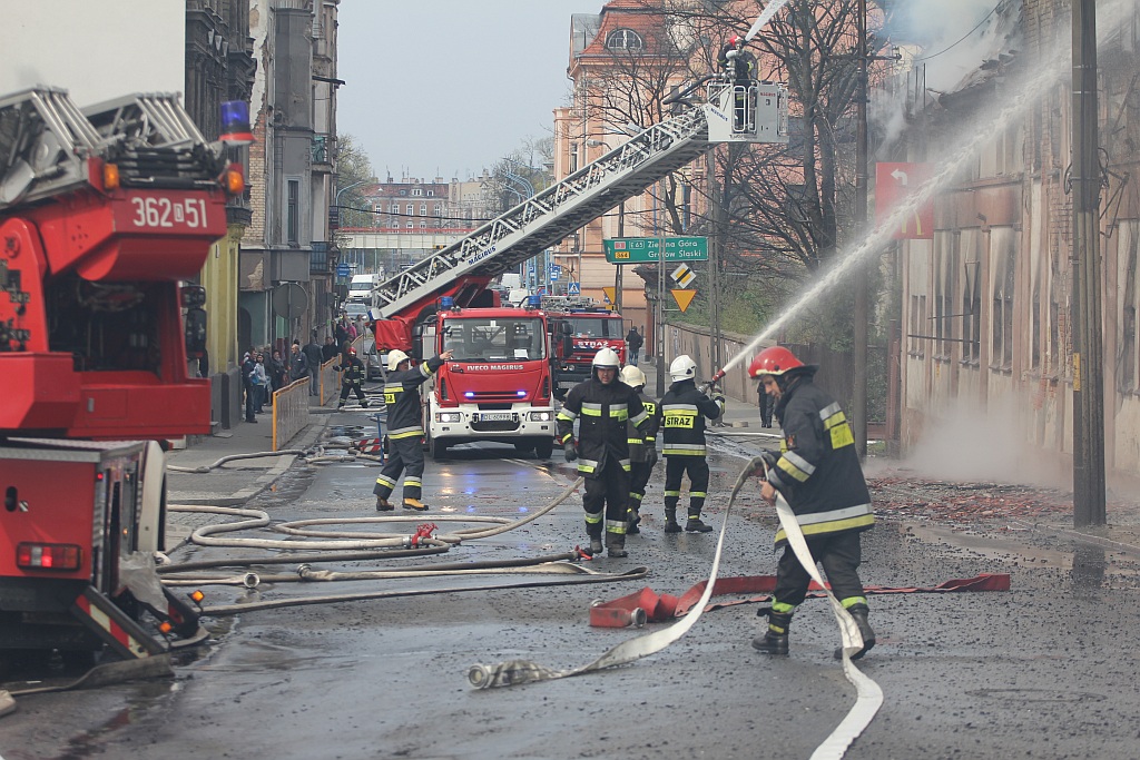 Pożar na Kartuskiej. Była stolarnia w ogniu
