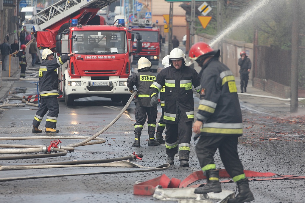 Pożar na Kartuskiej. Była stolarnia w ogniu
