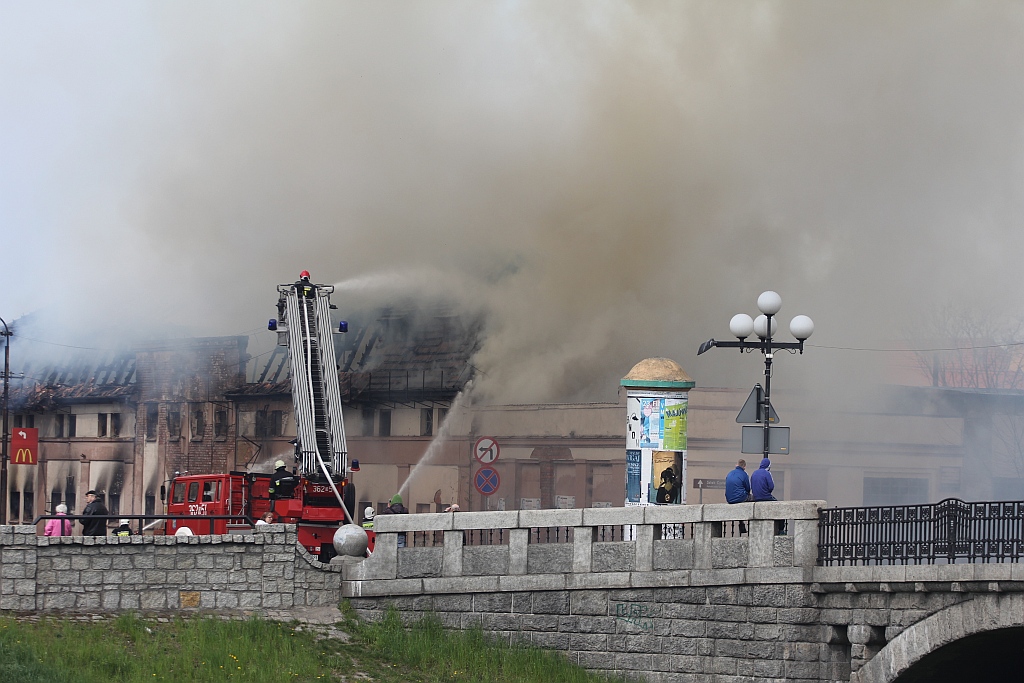 Pożar na Kartuskiej. Była stolarnia w ogniu
