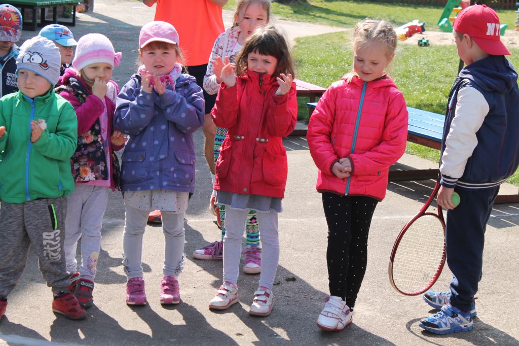 Dwaj zawodnicy na zakończenie sportowego tygodnia