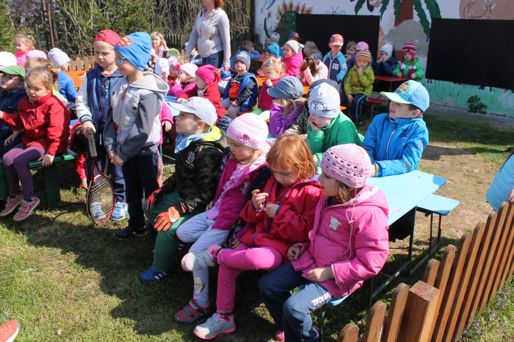 Dwaj zawodnicy na zakończenie sportowego tygodnia