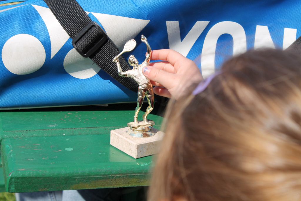 Dwaj zawodnicy na zakończenie sportowego tygodnia