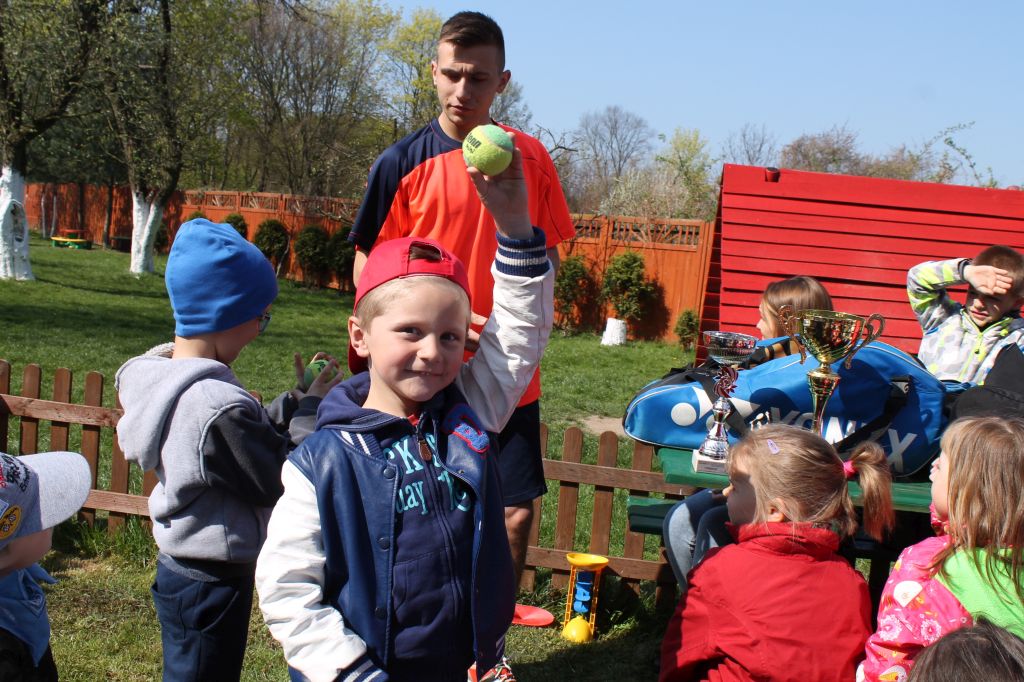 Dwaj zawodnicy na zakończenie sportowego tygodnia