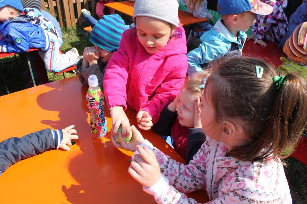 Dwaj zawodnicy na zakończenie sportowego tygodnia