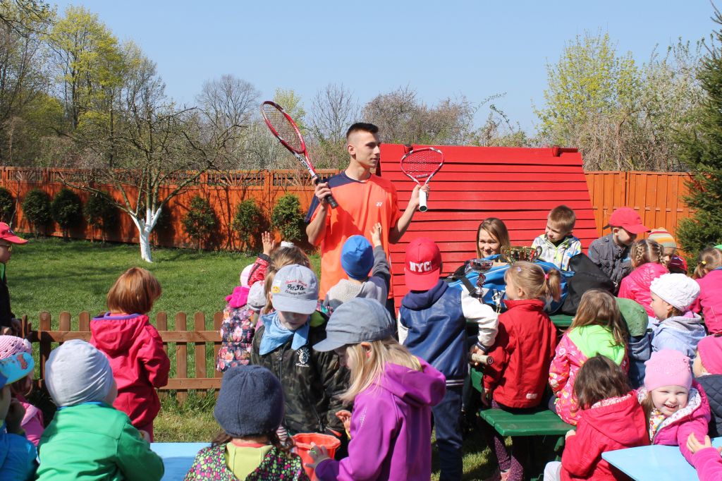 Dwaj zawodnicy na zakończenie sportowego tygodnia