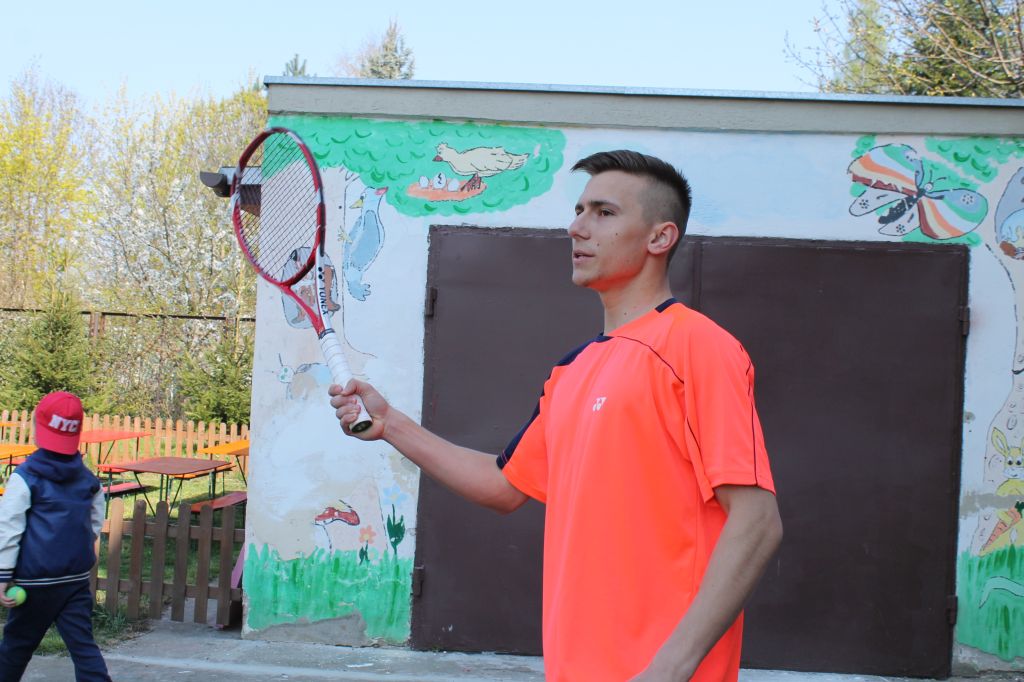 Dwaj zawodnicy na zakończenie sportowego tygodnia