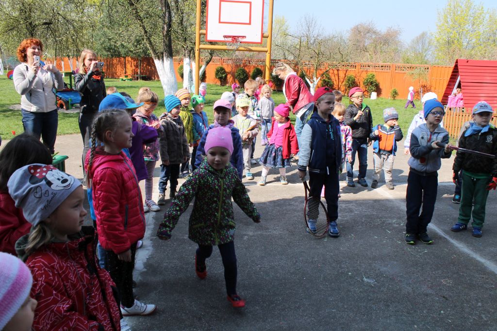 Dwaj zawodnicy na zakończenie sportowego tygodnia