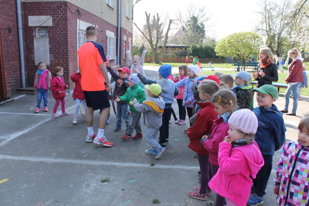 Dwaj zawodnicy na zakończenie sportowego tygodnia