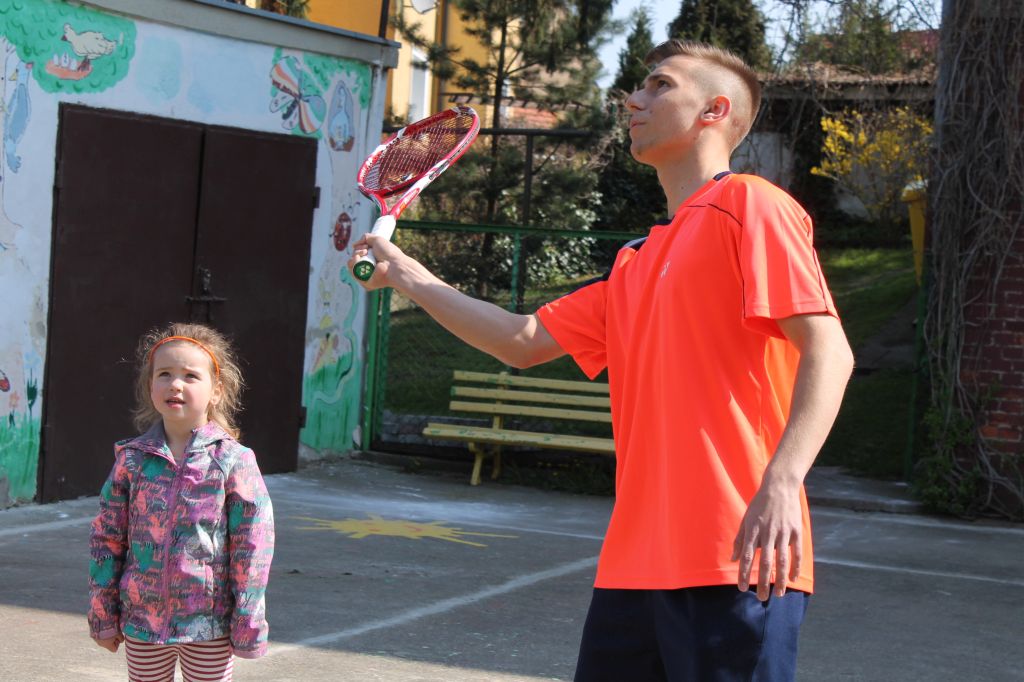 Dwaj zawodnicy na zakończenie sportowego tygodnia