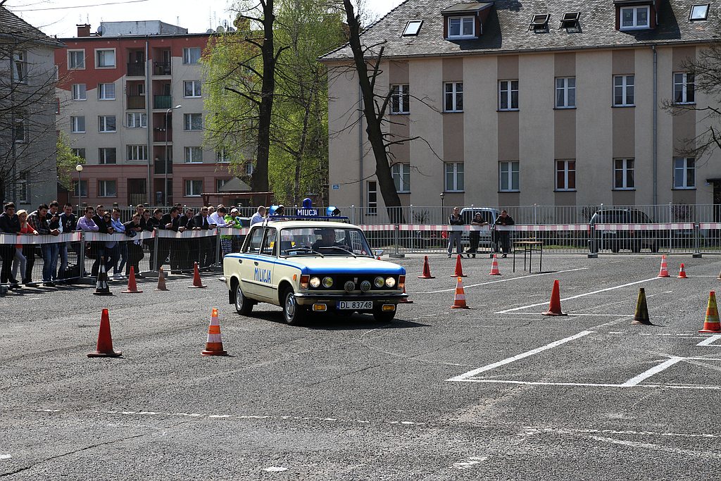 Motoryzacyjny pojedynek absolwentów