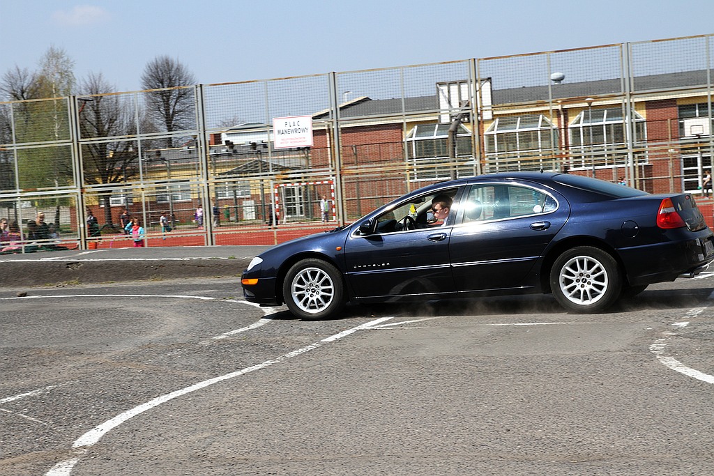 Motoryzacyjny pojedynek absolwentów