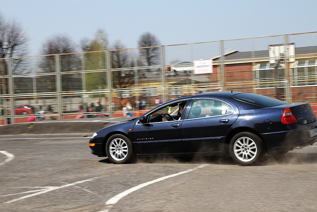 Motoryzacyjny pojedynek absolwentów