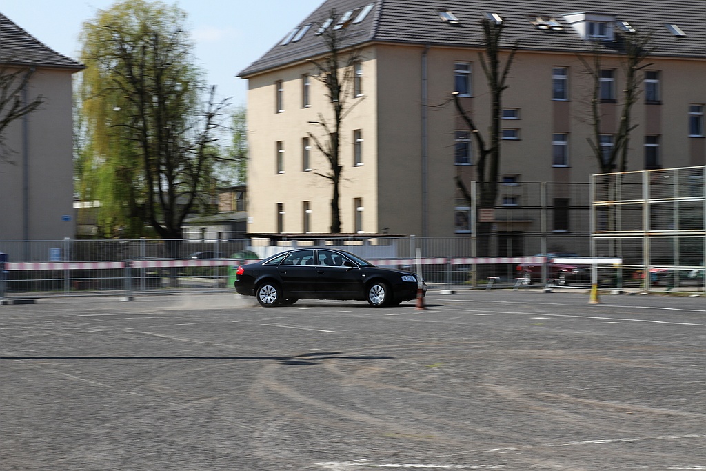 Motoryzacyjny pojedynek absolwentów