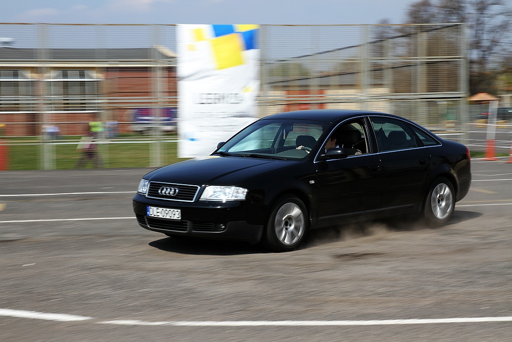 Motoryzacyjny pojedynek absolwentów
