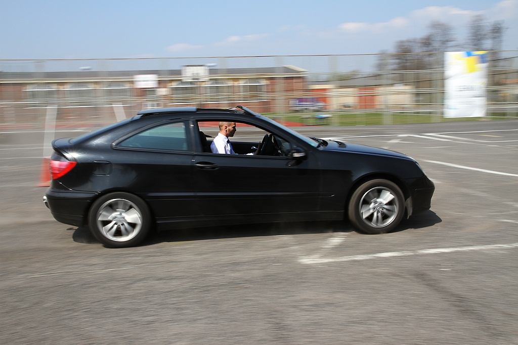 Motoryzacyjny pojedynek absolwentów