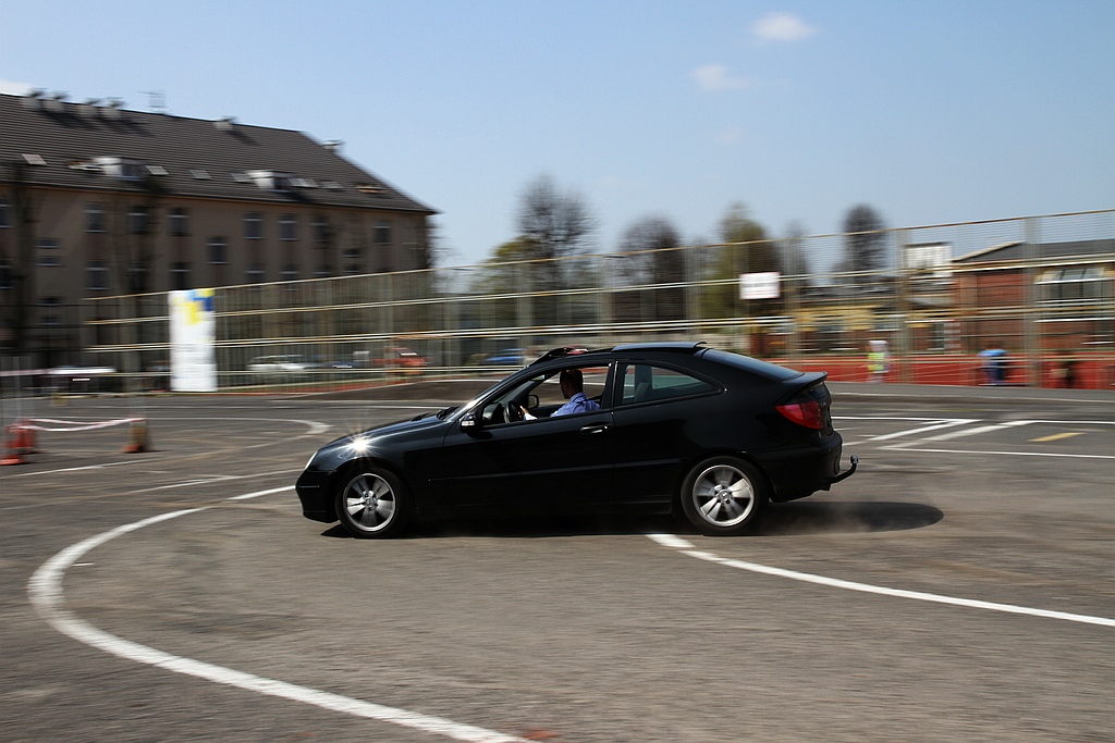 Motoryzacyjny pojedynek absolwentów