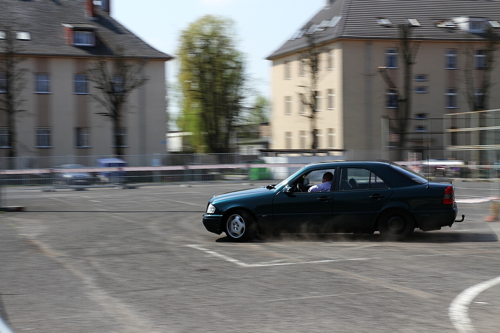Motoryzacyjny pojedynek absolwentów