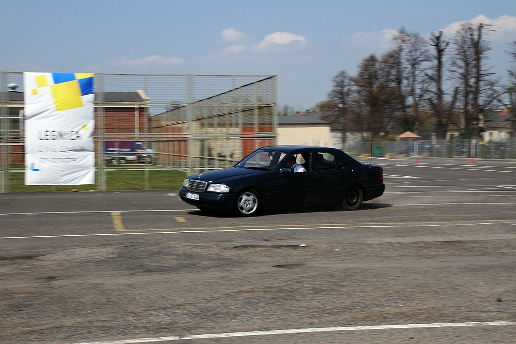 Motoryzacyjny pojedynek absolwentów