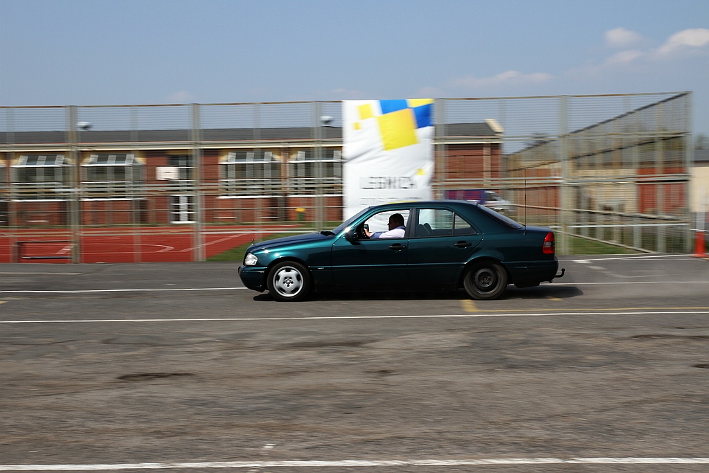 Motoryzacyjny pojedynek absolwentów