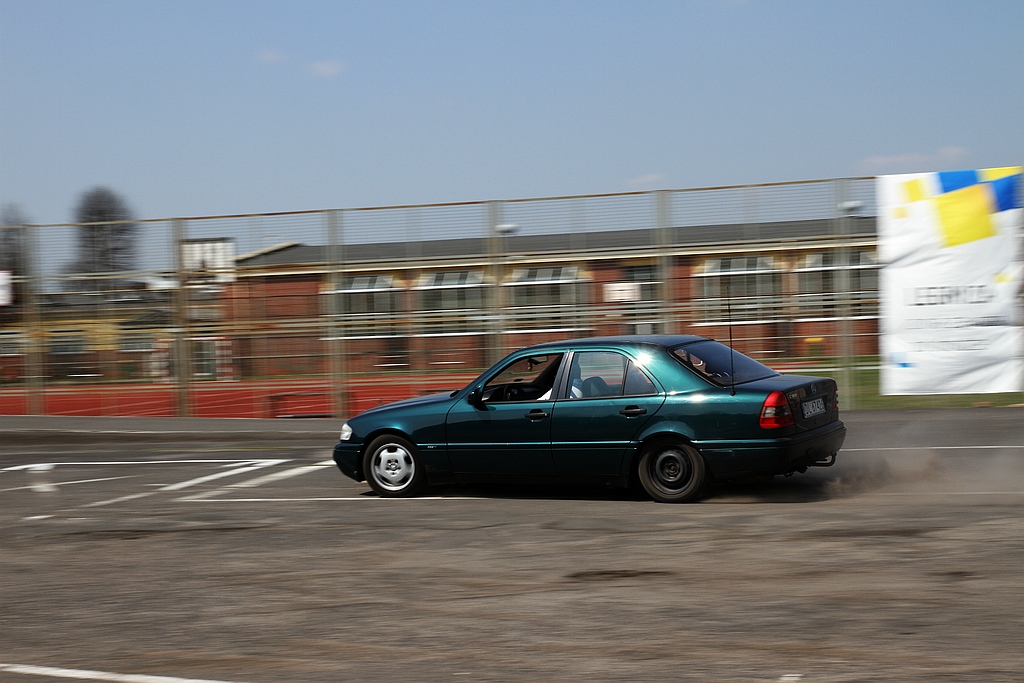 Motoryzacyjny pojedynek absolwentów