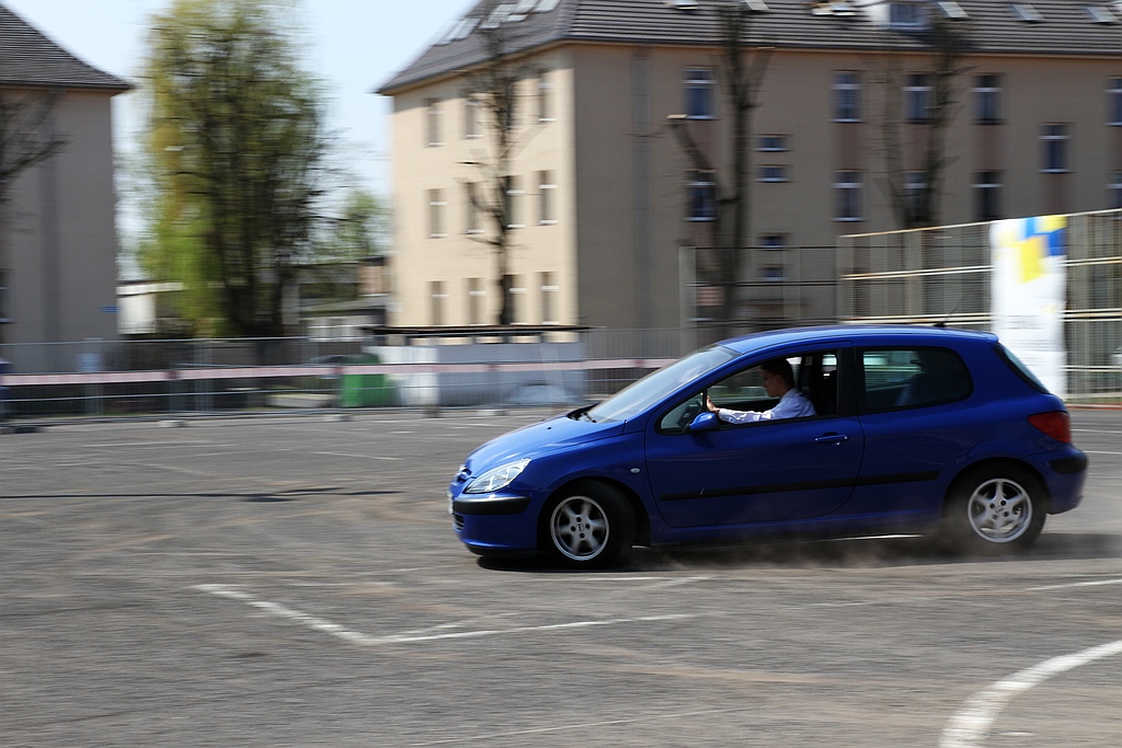 Motoryzacyjny pojedynek absolwentów