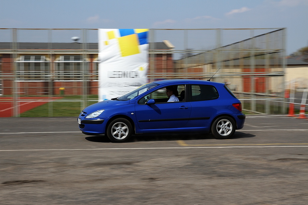 Motoryzacyjny pojedynek absolwentów