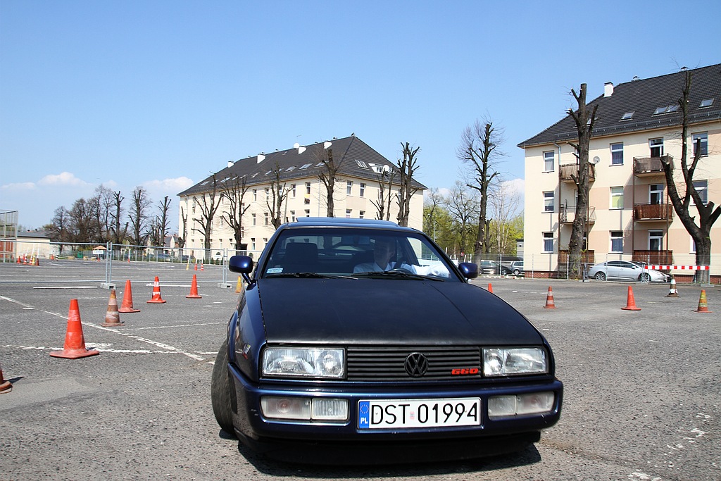 Motoryzacyjny pojedynek absolwentów