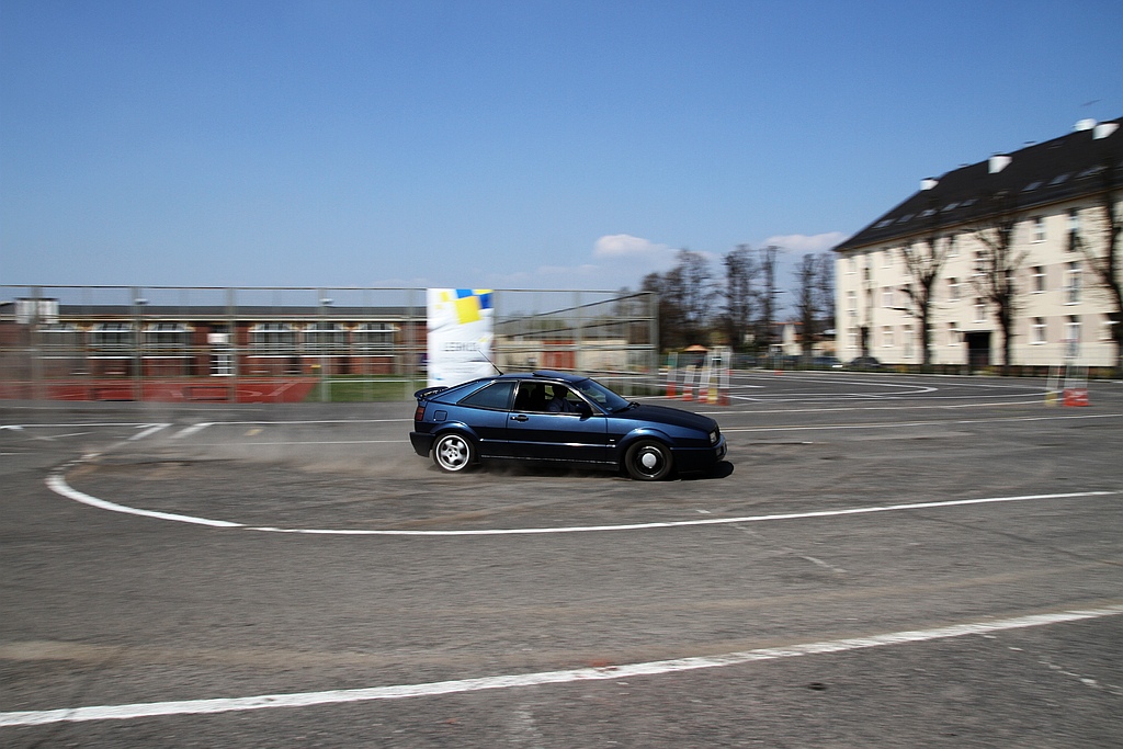 Motoryzacyjny pojedynek absolwentów