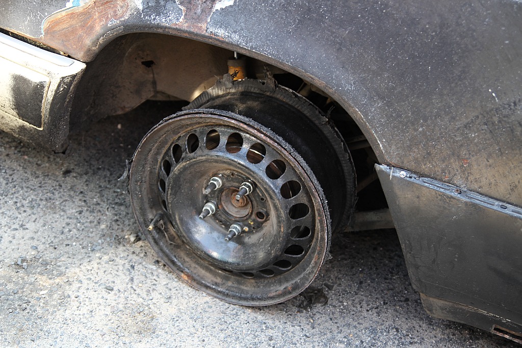 Motoryzacyjny pojedynek absolwentów