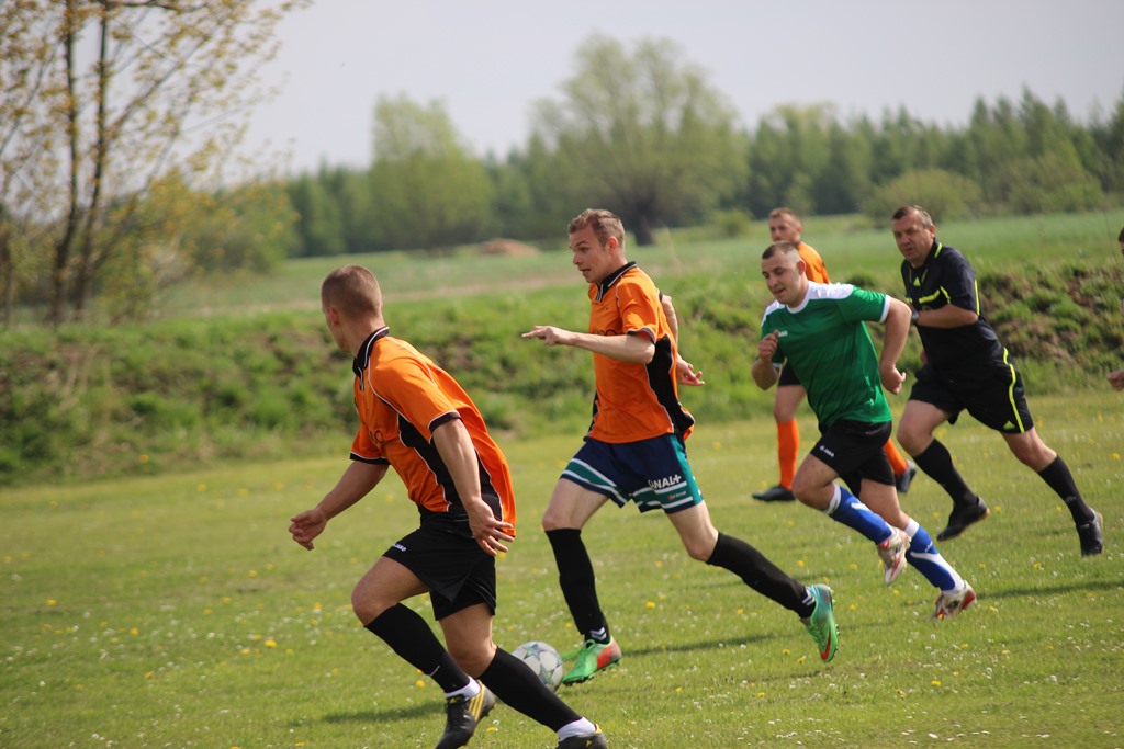 Klasa B: Czarni - 	Transportowiec 2:3