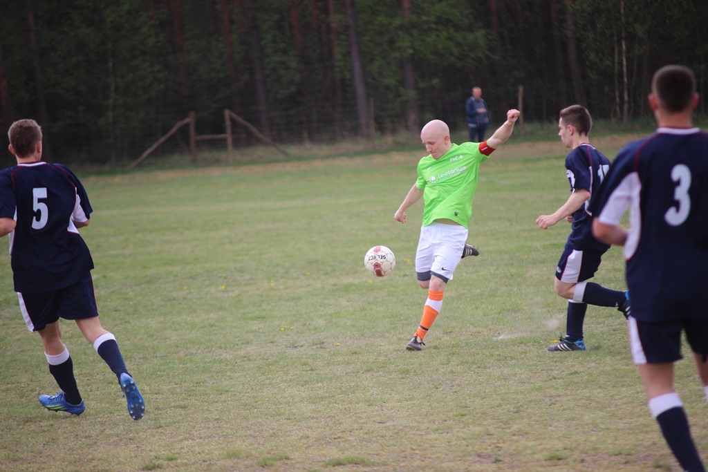 Klasa B: Ikar - Korona 3:0 (1:0)