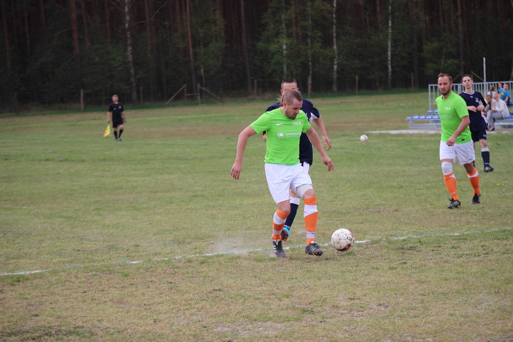 Klasa B: Ikar - Korona 3:0 (1:0)