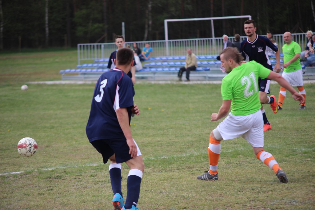 Klasa B: Ikar - Korona 3:0 (1:0)